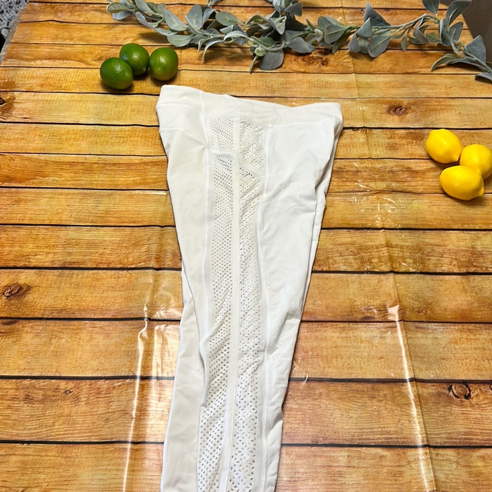 Lululemon limited edition legging pockets 6 white